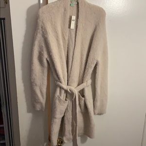 Cardigan robe type sweater
